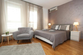 Kokpit - Stan Na Dan Novi Beograd Belvil, parking 5 evra dan